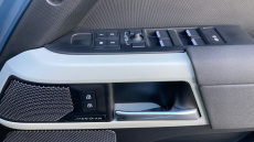 Land Rover Defender 3.0 D250 X-Dynamic SE 110 5dr Auto Diesel Estate